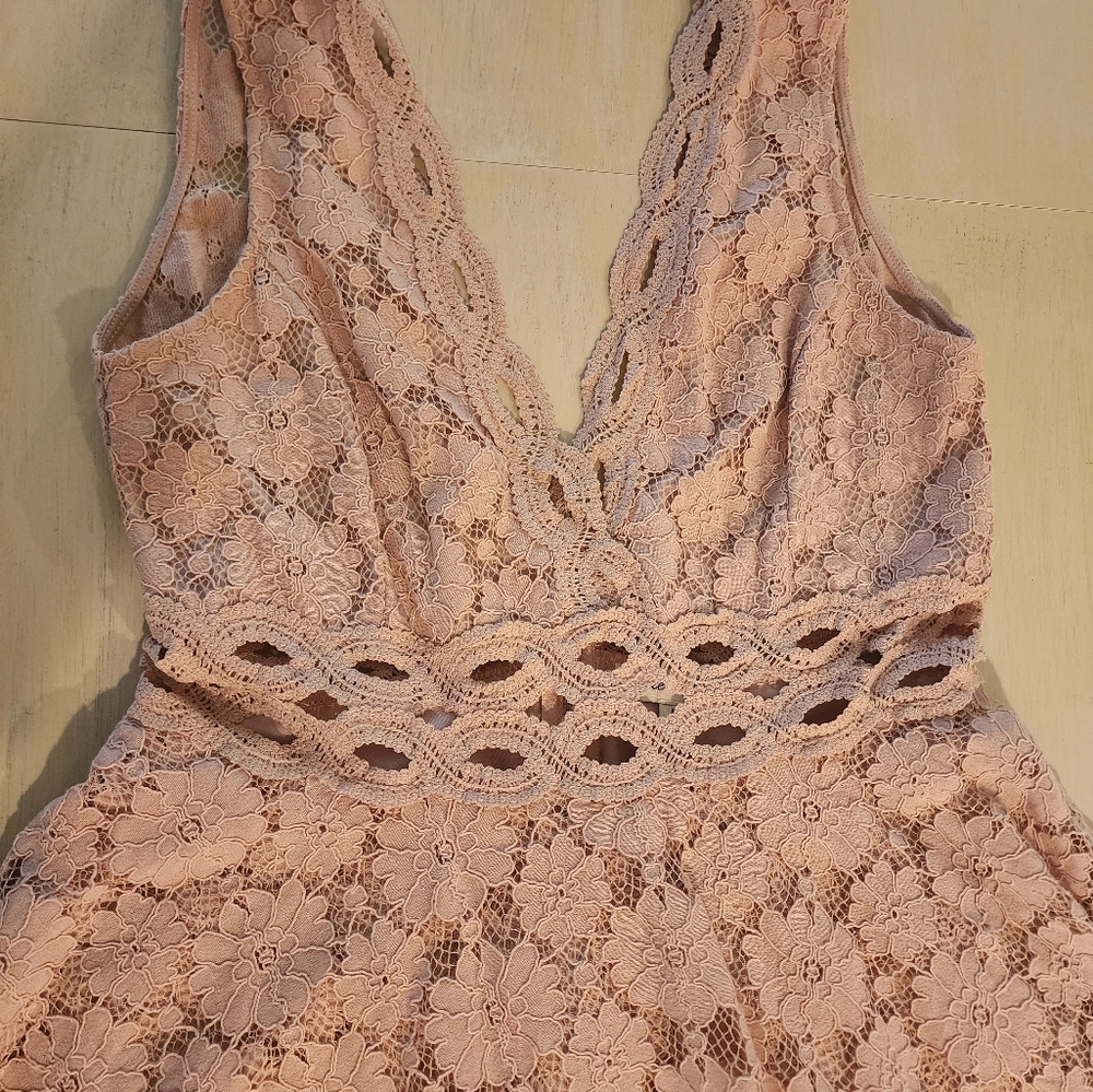 Dress - Picture 3 of 4